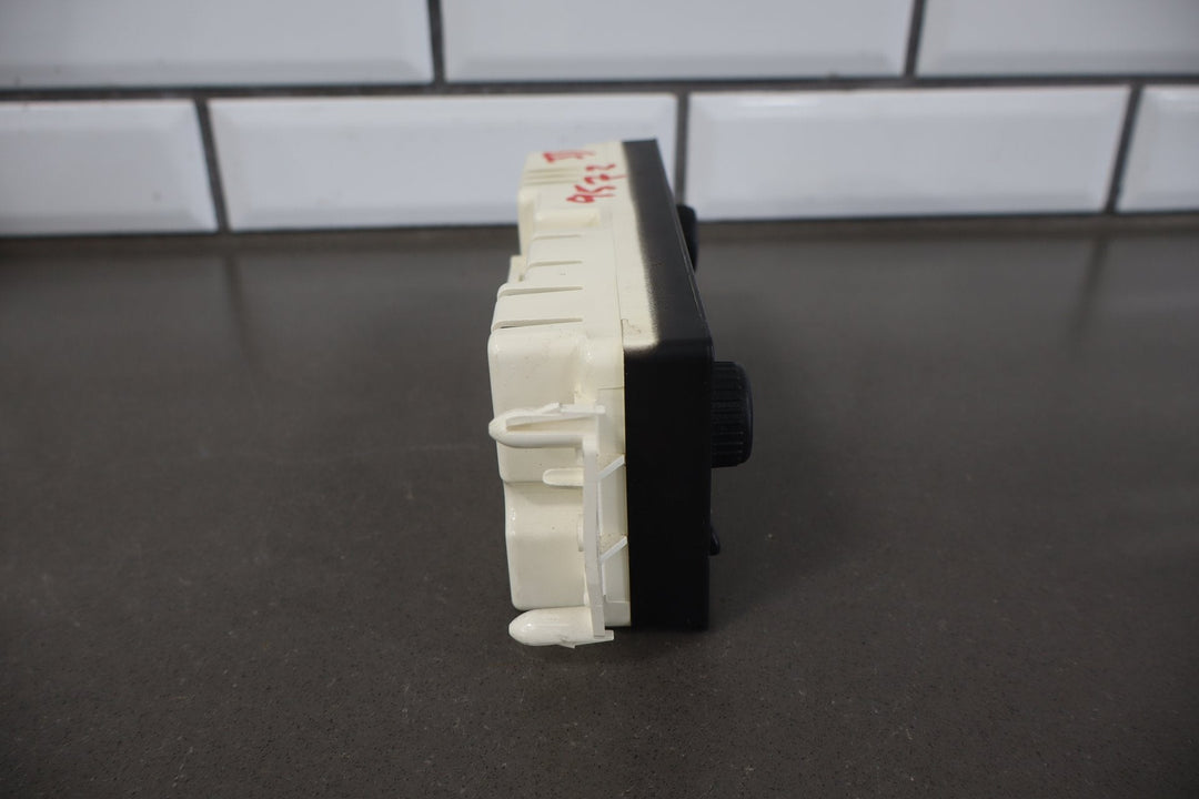 2003 - 2004 Hummer H2 - Climate Control 15832311