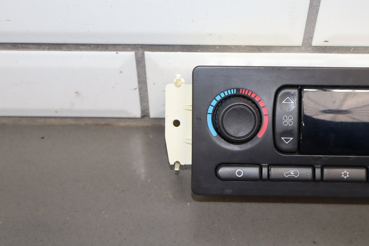 2003-2004 Hummer H2- Climate Control 15832311