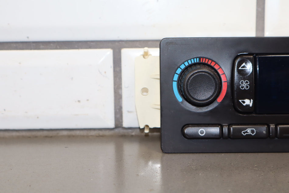 2003-2004 Hummer H2- Climate Control 15832311