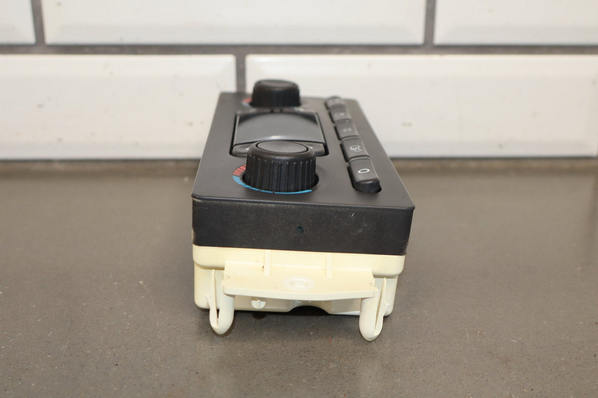 2003-2004 Hummer H2 - Climate Control 15832311