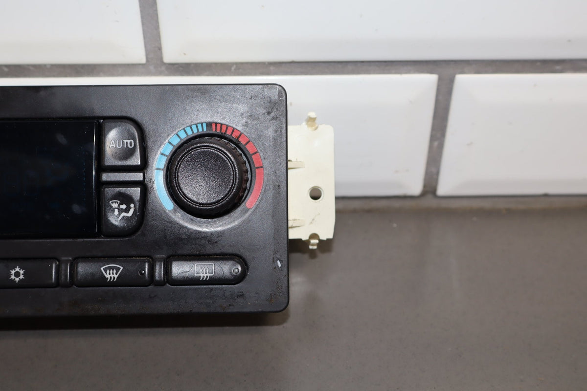 2003-2004 Hummer H2- Climate Control 15832311