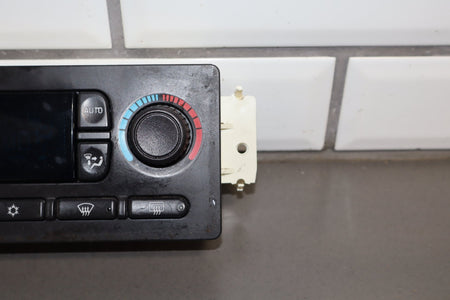 2003-2004 Hummer H2- Climate Control 15832311