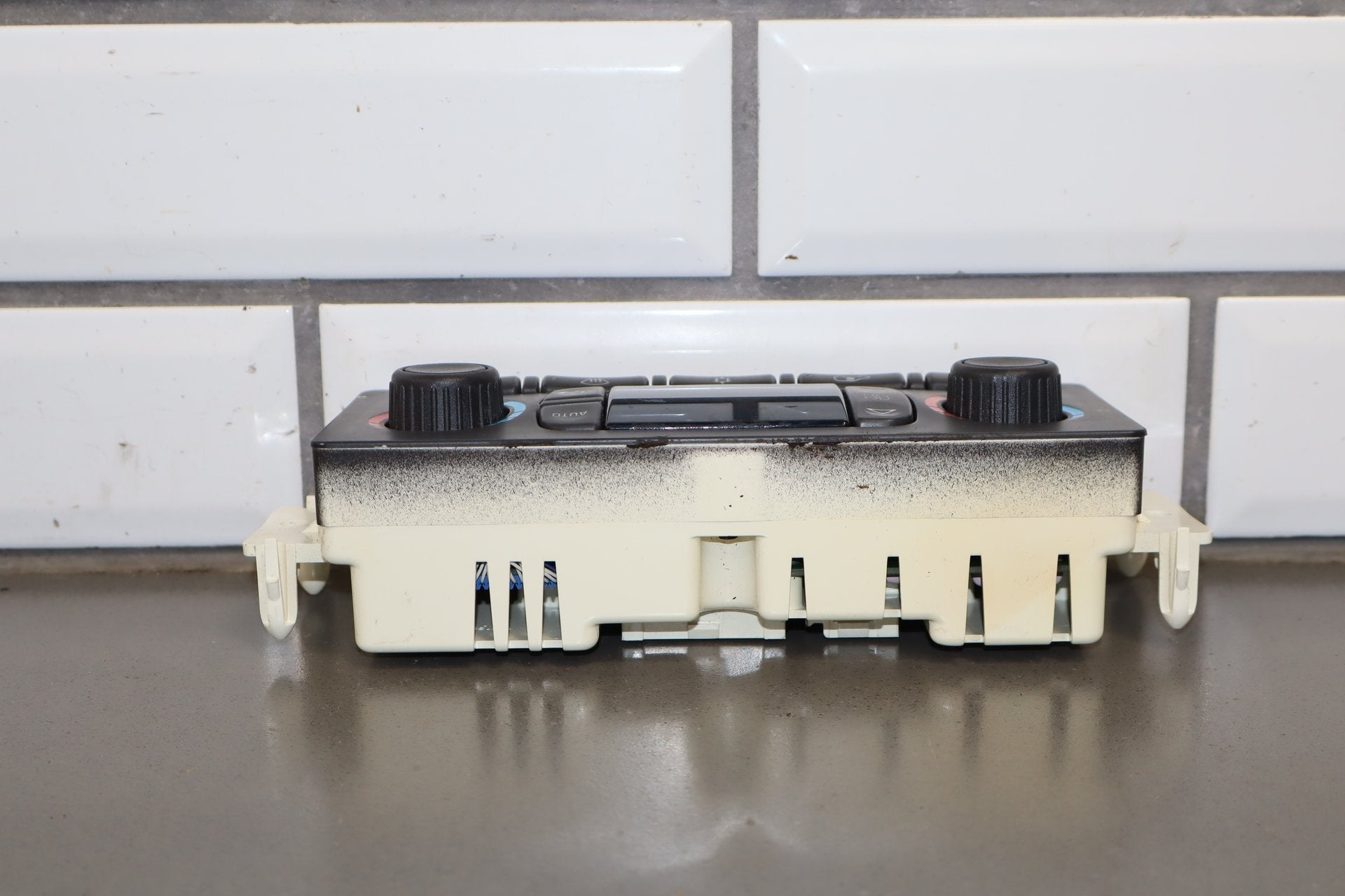2003-2004 Hummer H2- Climate Control 15832311