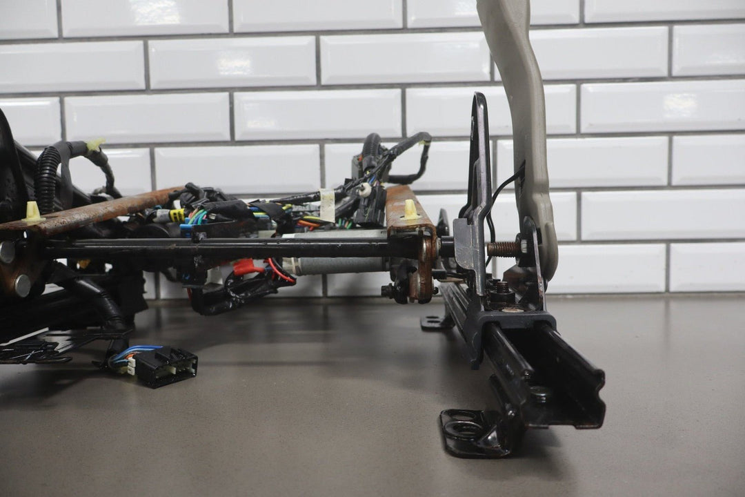 2003 - 2004 Hummer H2 - Driver Power Front Seat Track