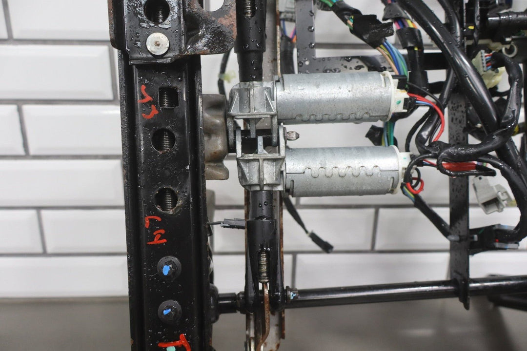 2003 - 2004 Hummer H2 - Driver Power Front Seat Track