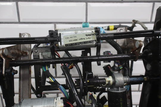 2003 - 2004 Hummer H2 - Driver Power Front Seat Track