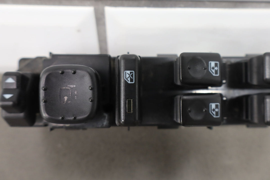 2003 - 2004 Hummer H2 Front Left Driver Master Window Switch No Bezel