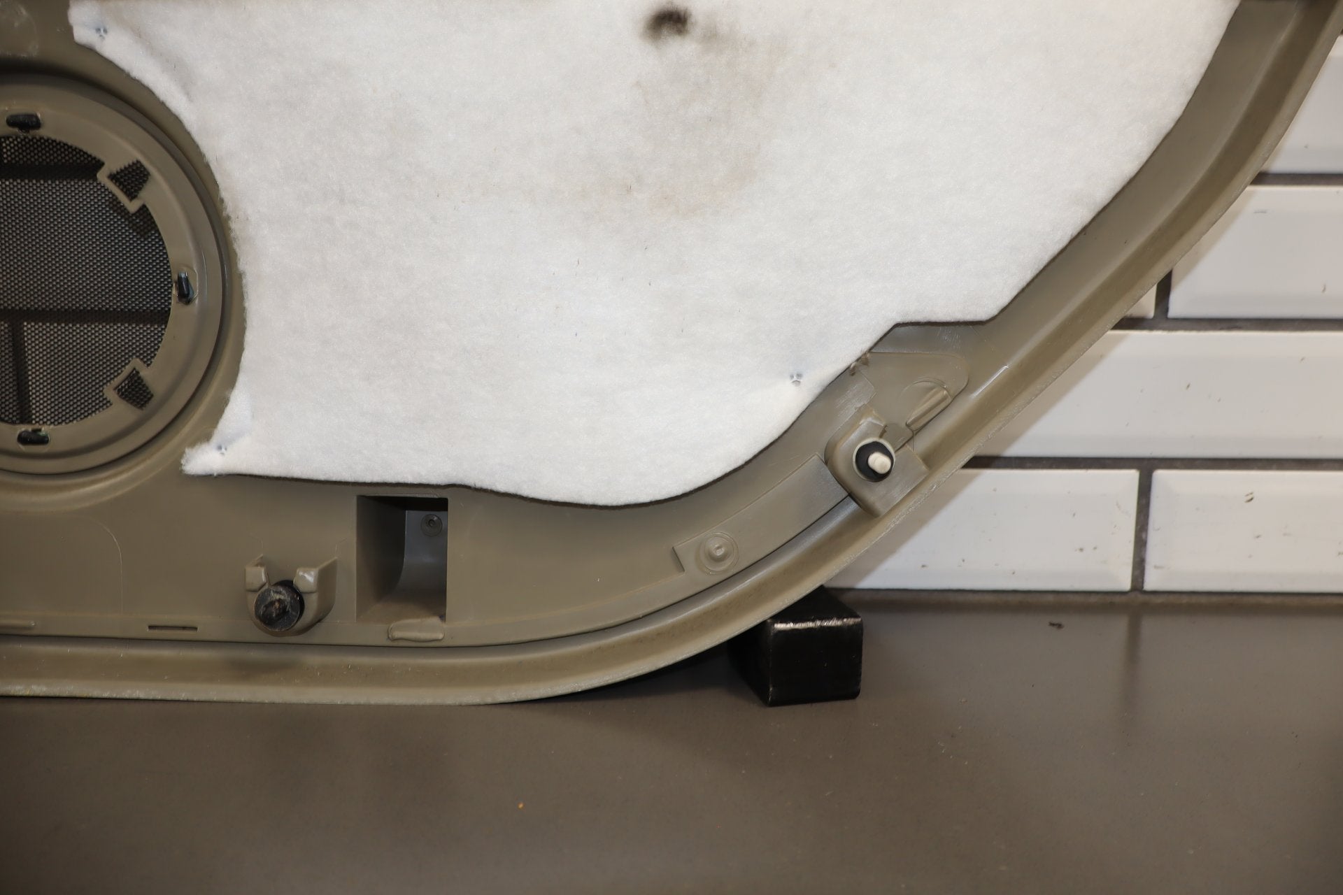 2003-2004 Hummer H2- Left Rear Interior Trim Panel Wheat 502 10358806