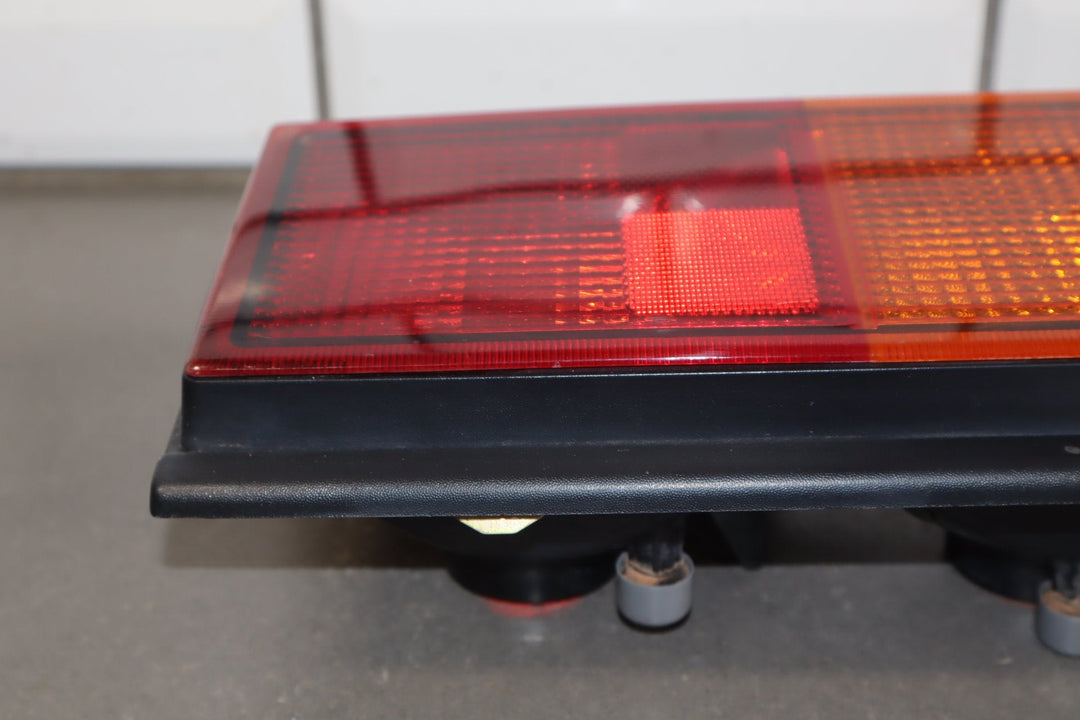 2003 - 2004 Hummer H2 Left Tail Light 15193458 OEM