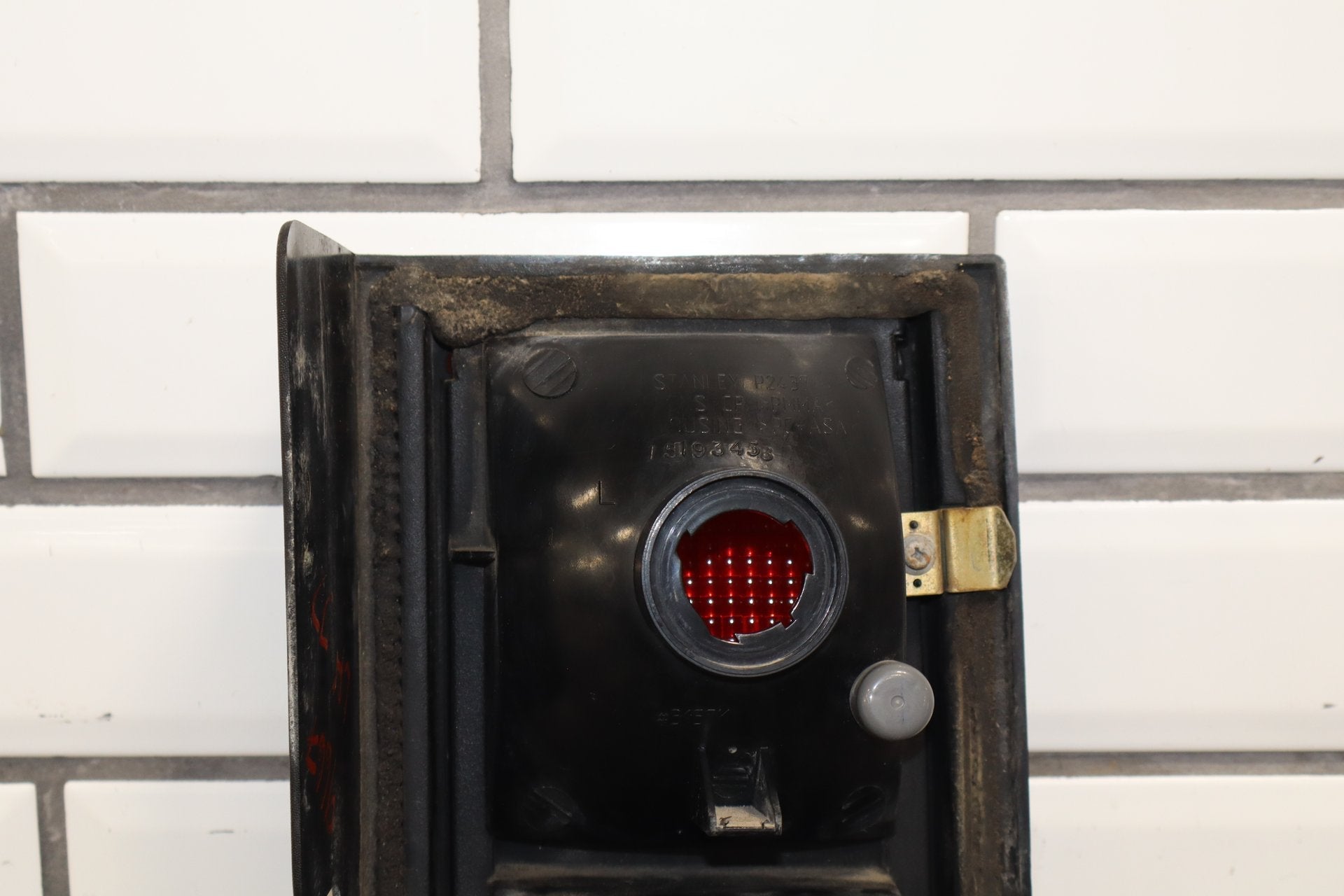 2003-2004 Hummer H2 Left Tail Light 15193458 OEM