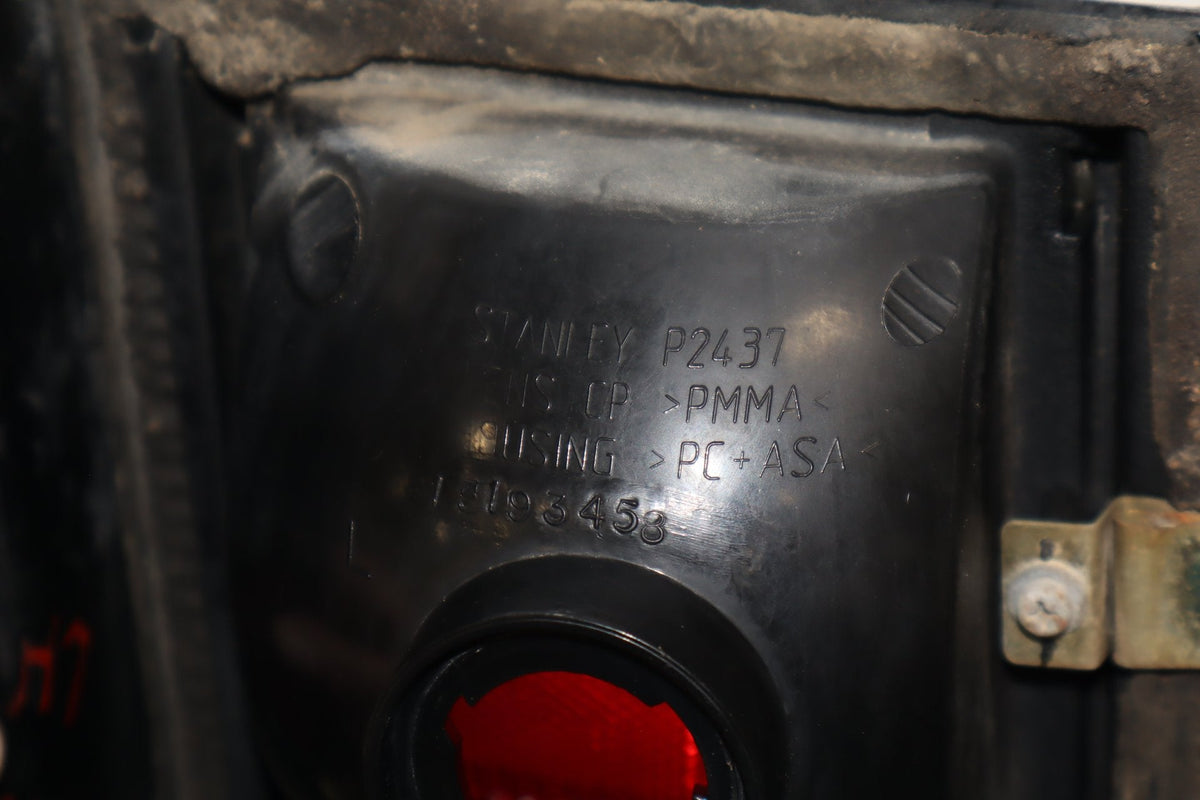2003-2004 Hummer H2 Left Tail Light 15193458 OEM