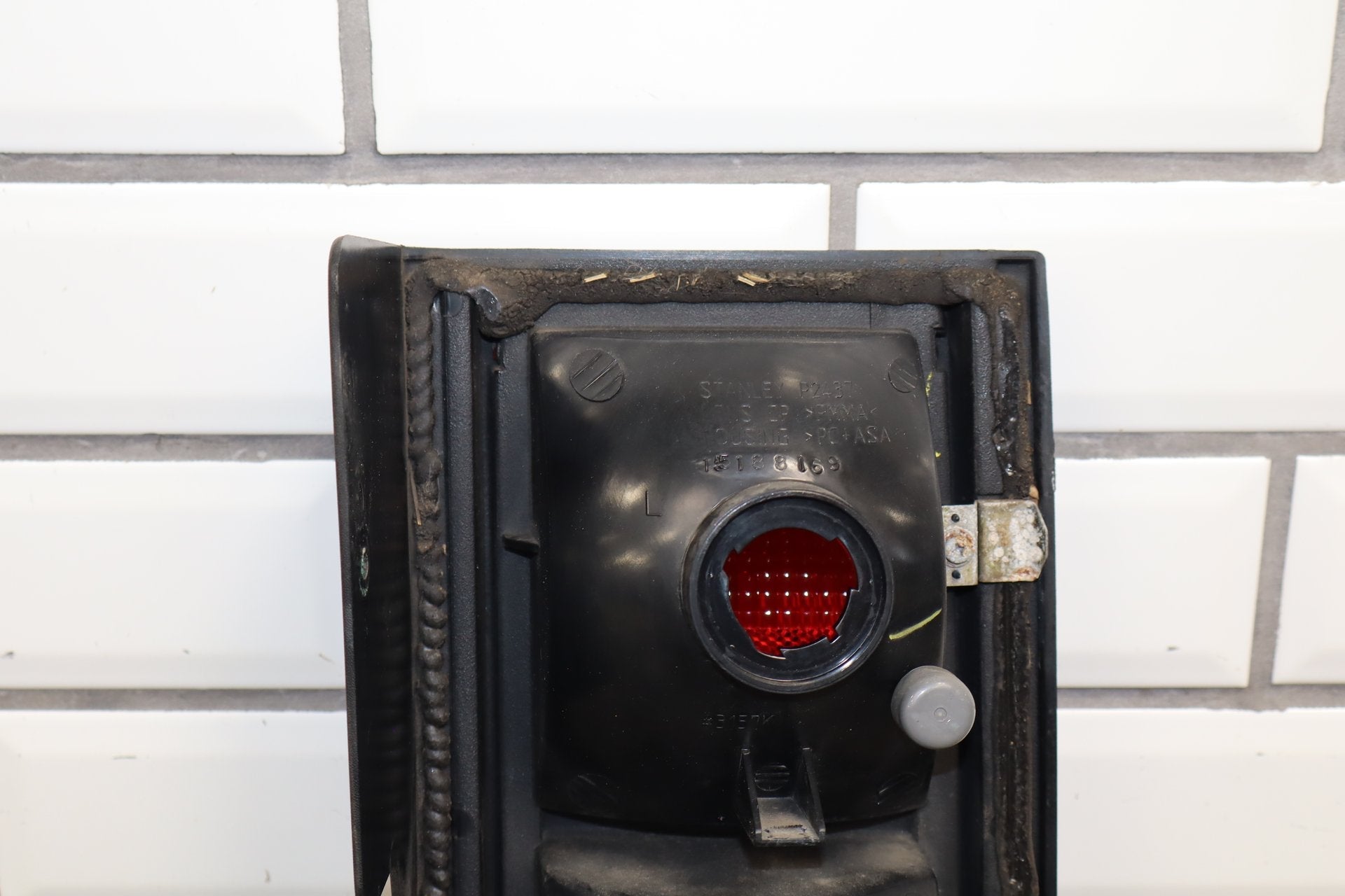 2003-2004 Hummer H2 Left Tail Light 15193458 OEM