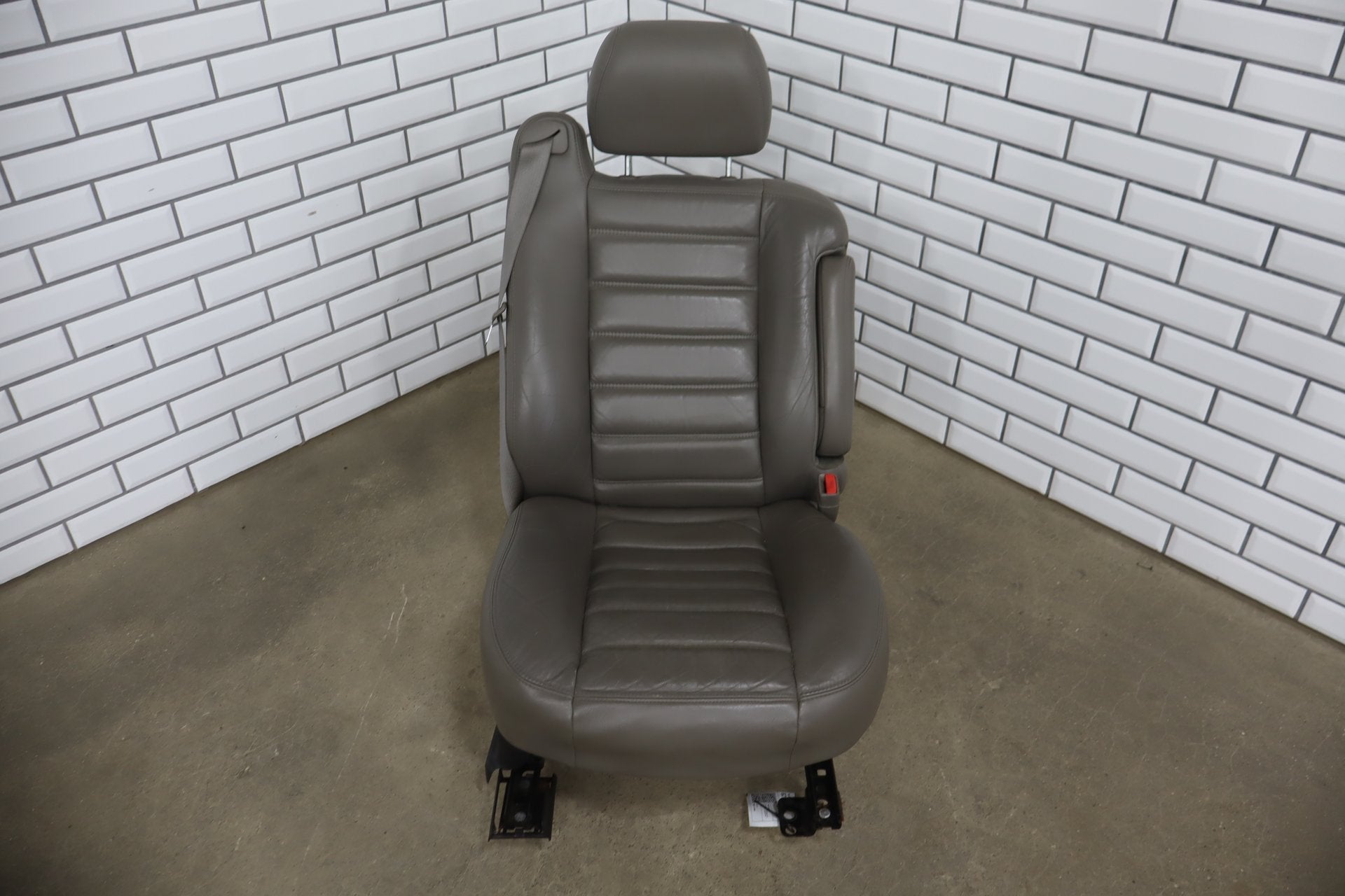 2003-2004 Hummer H2 Passenger Right Front Seat Wheat 50