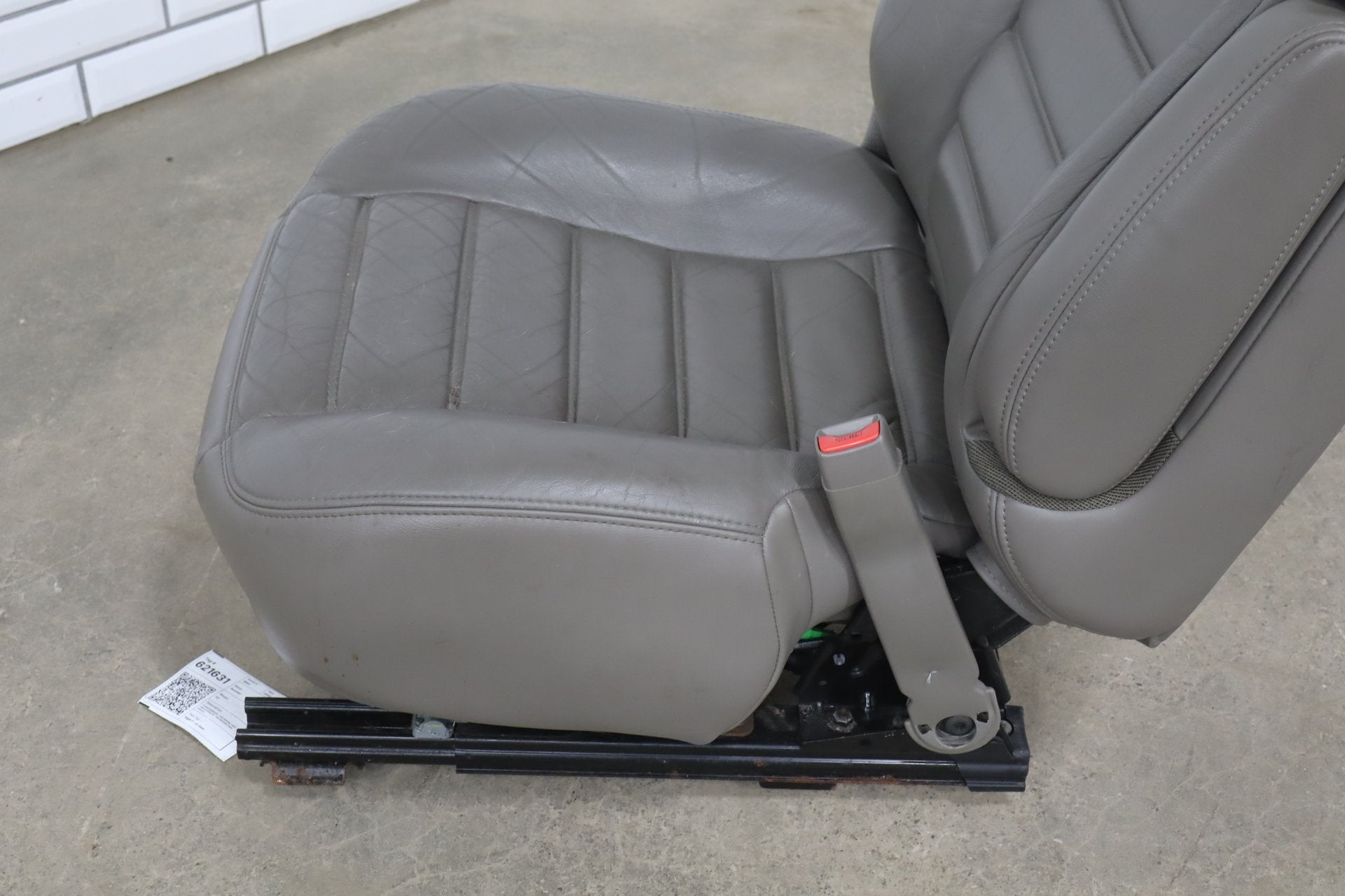 2003-2004 Hummer H2 Passenger Right Front Seat Wheat 50