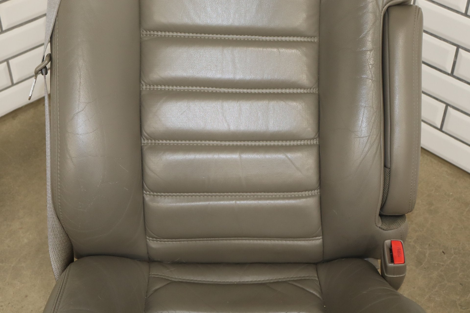 2003-2004 Hummer H2 Passenger Right Front Seat Wheat 50
