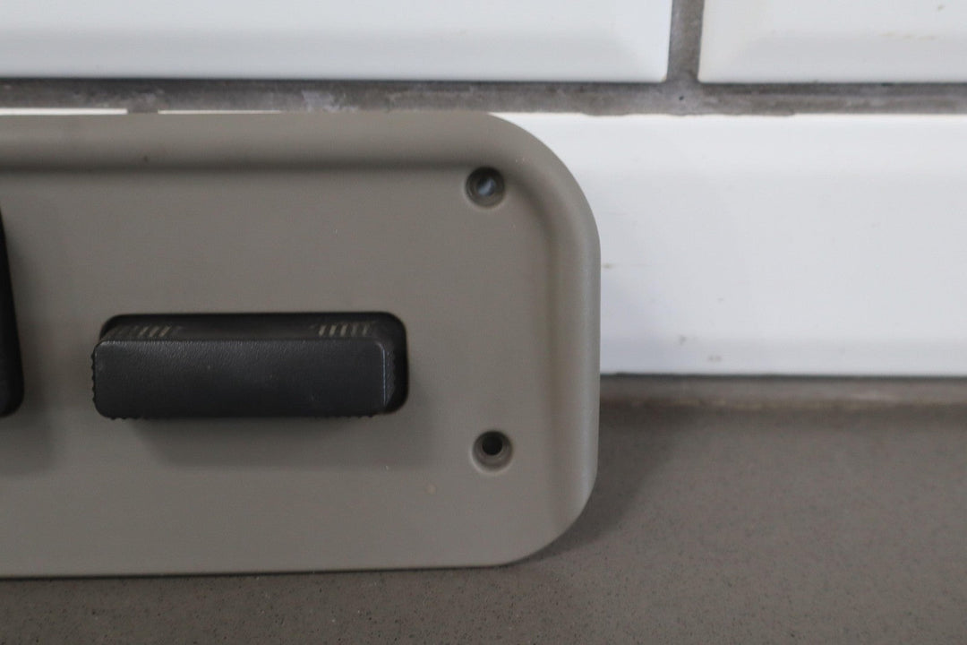 2003 - 2004 Hummer H2 Passenger Right RH Front Seat Switch (Wheat 502)