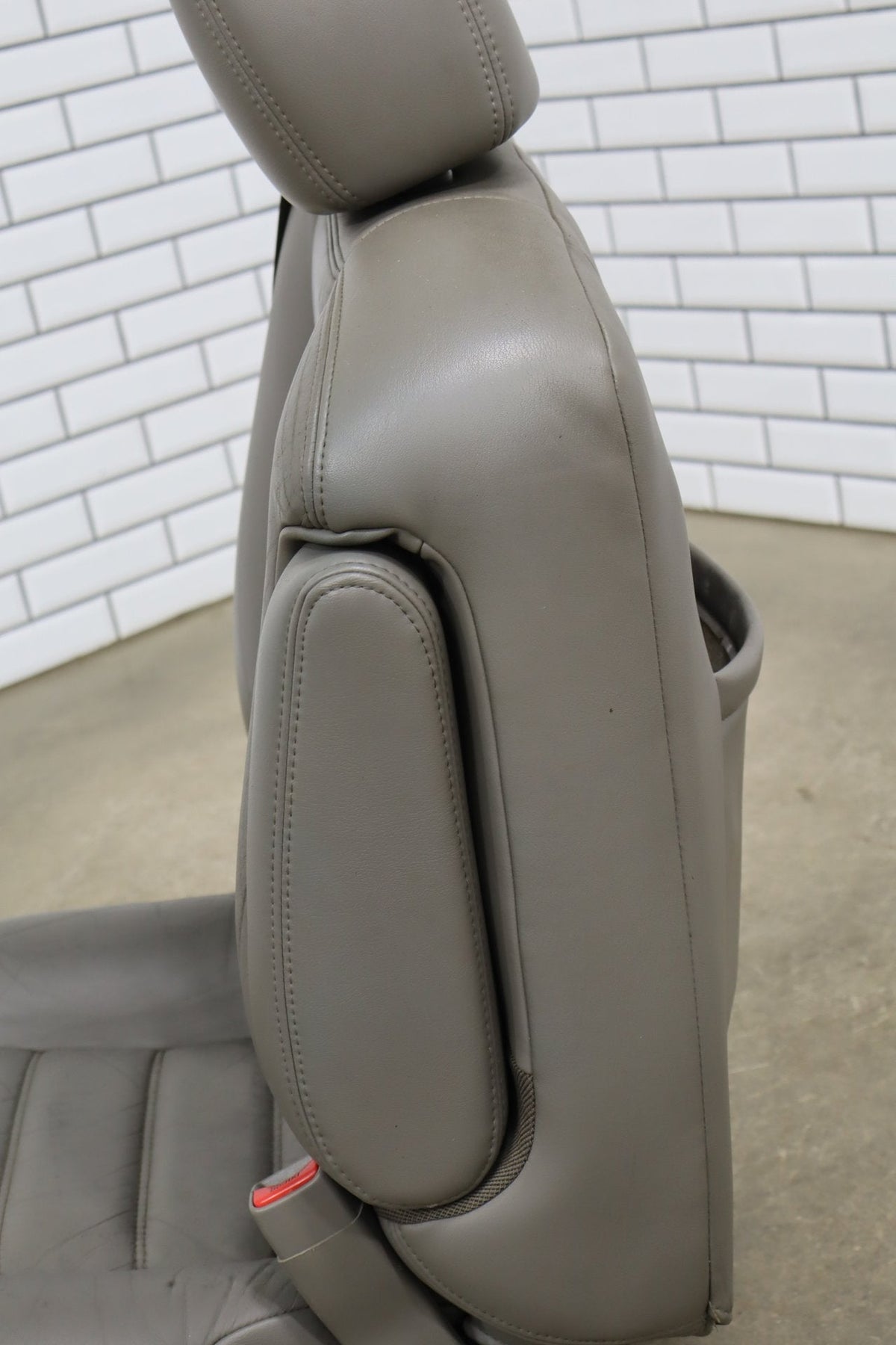 2003-2004 Hummer H2 Right Front Seat Leather Wheat 502 19127253