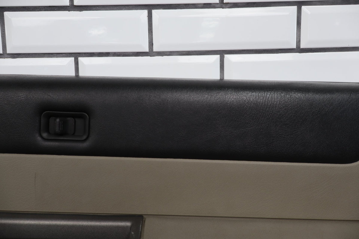 2003-2004 Hummer H2 - Right Rear Interior Trim Panel 10358808