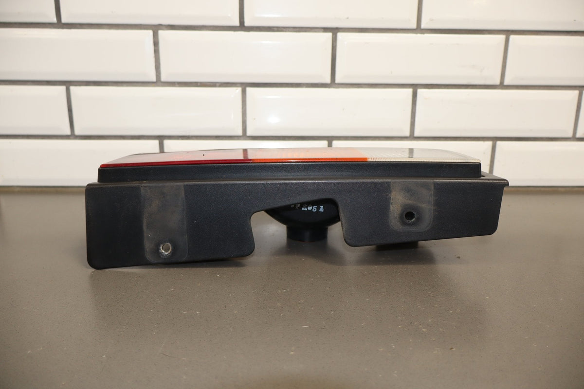 2003-2004 Hummer H2 Right Tail Light 15193459