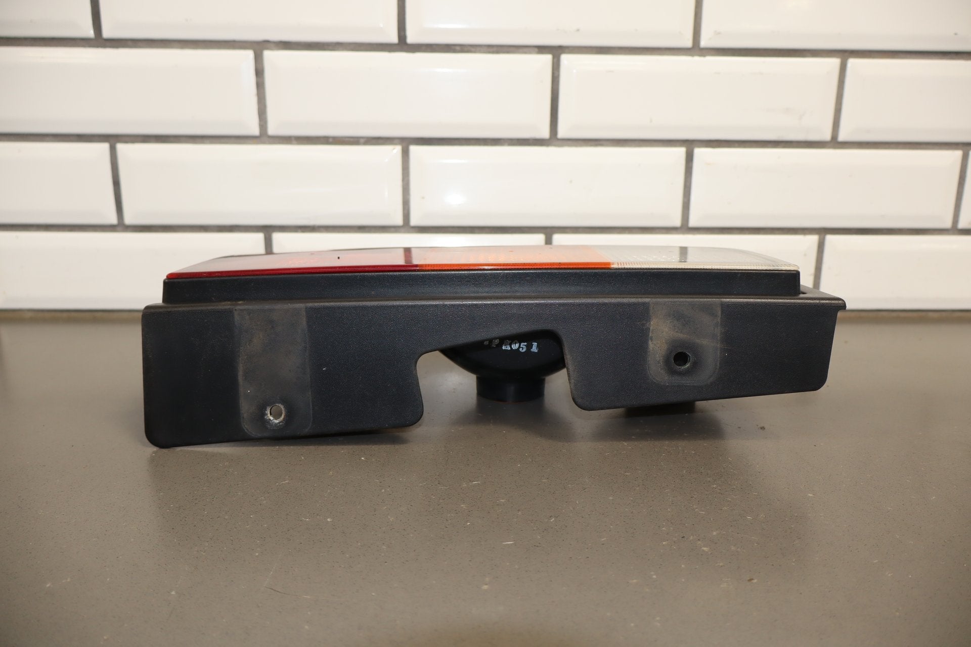 2003-2004 Hummer H2 Right Tail Light 15193459