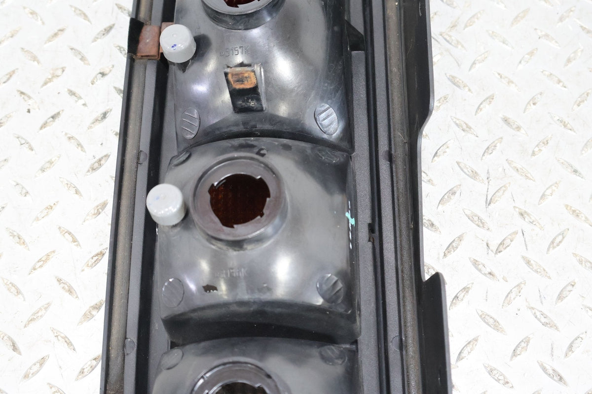 2003-2004 Hummer H2 Right Tail Light 15193459