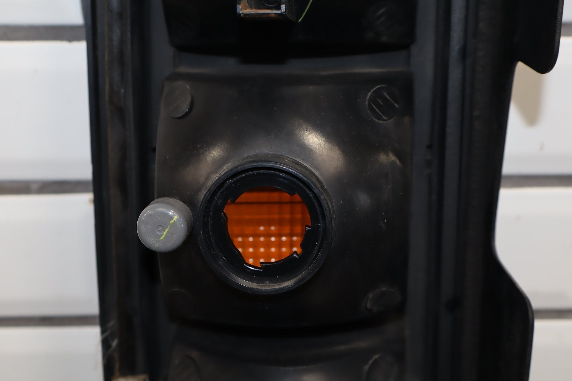 2003-2004 Hummer H2 Right Tail Light 15193459