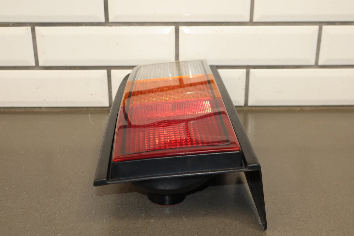 2003-2004 Hummer H2 Right Tail Light 15193459