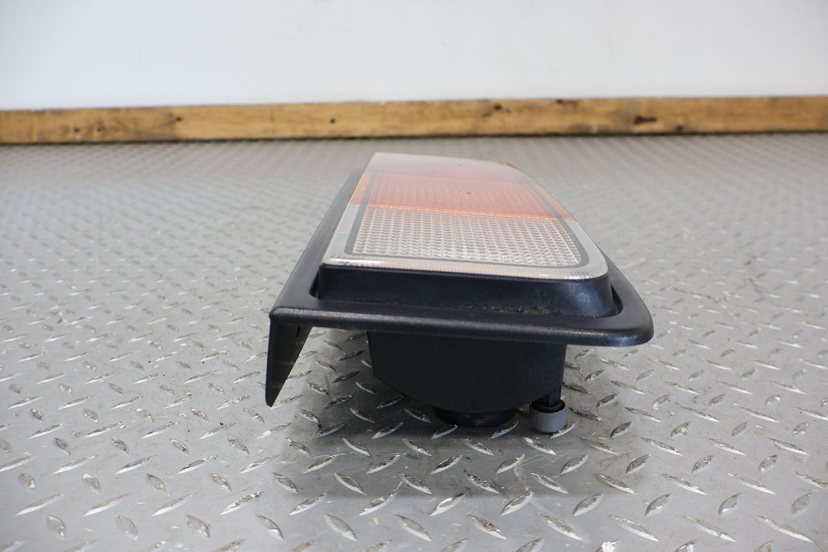 2003-2004 Hummer H2 Right Tail Light 15193459