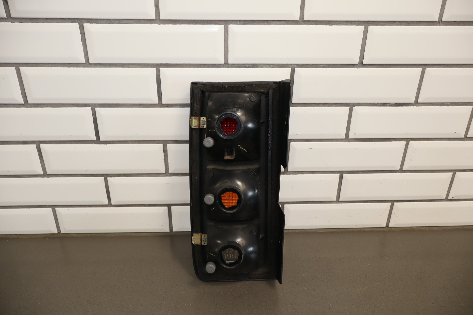 2003-2004 Hummer H2 Right Tail Light 15193459