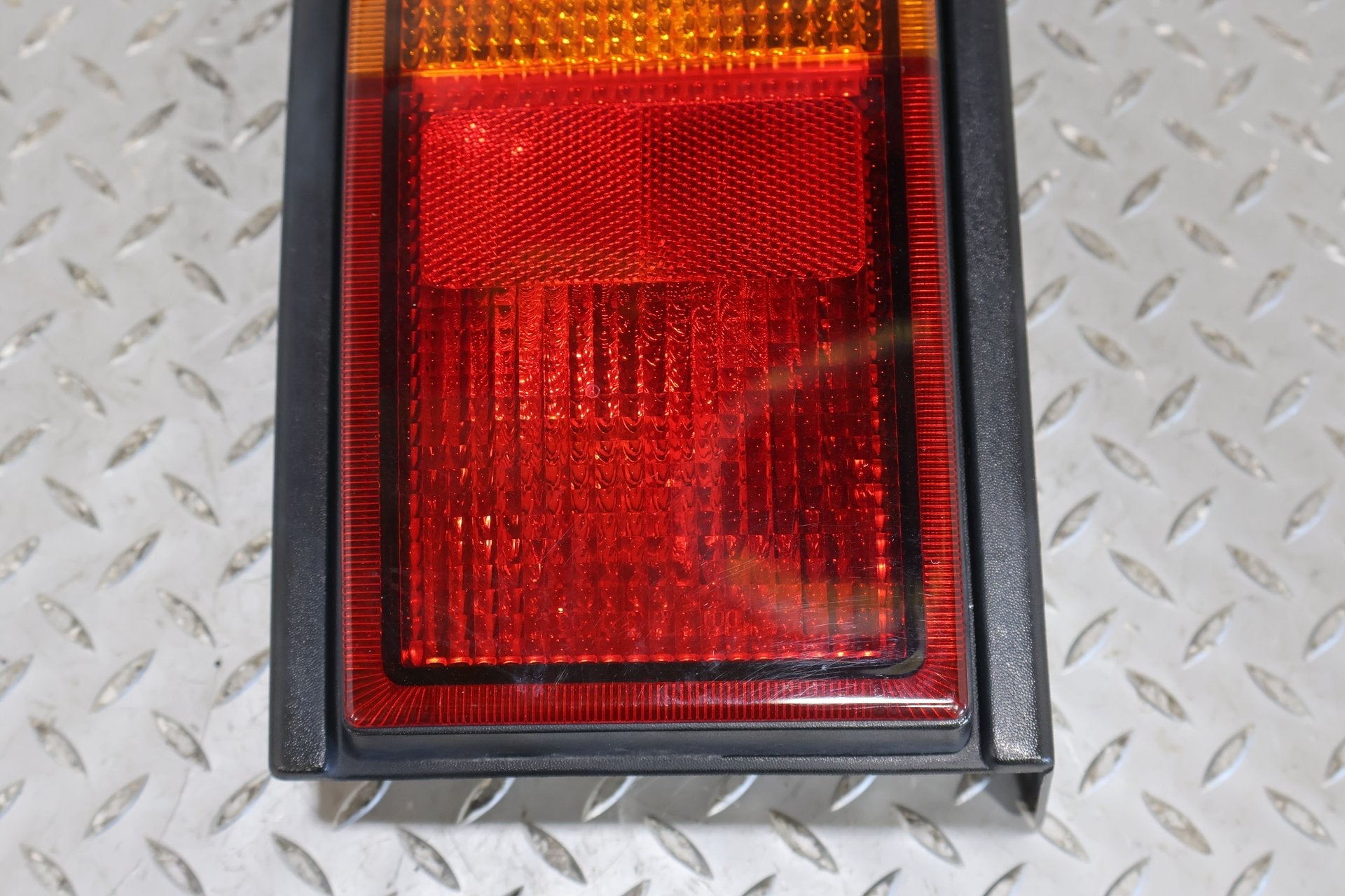 2003-2004 Hummer H2 Right Tail Light 15193459