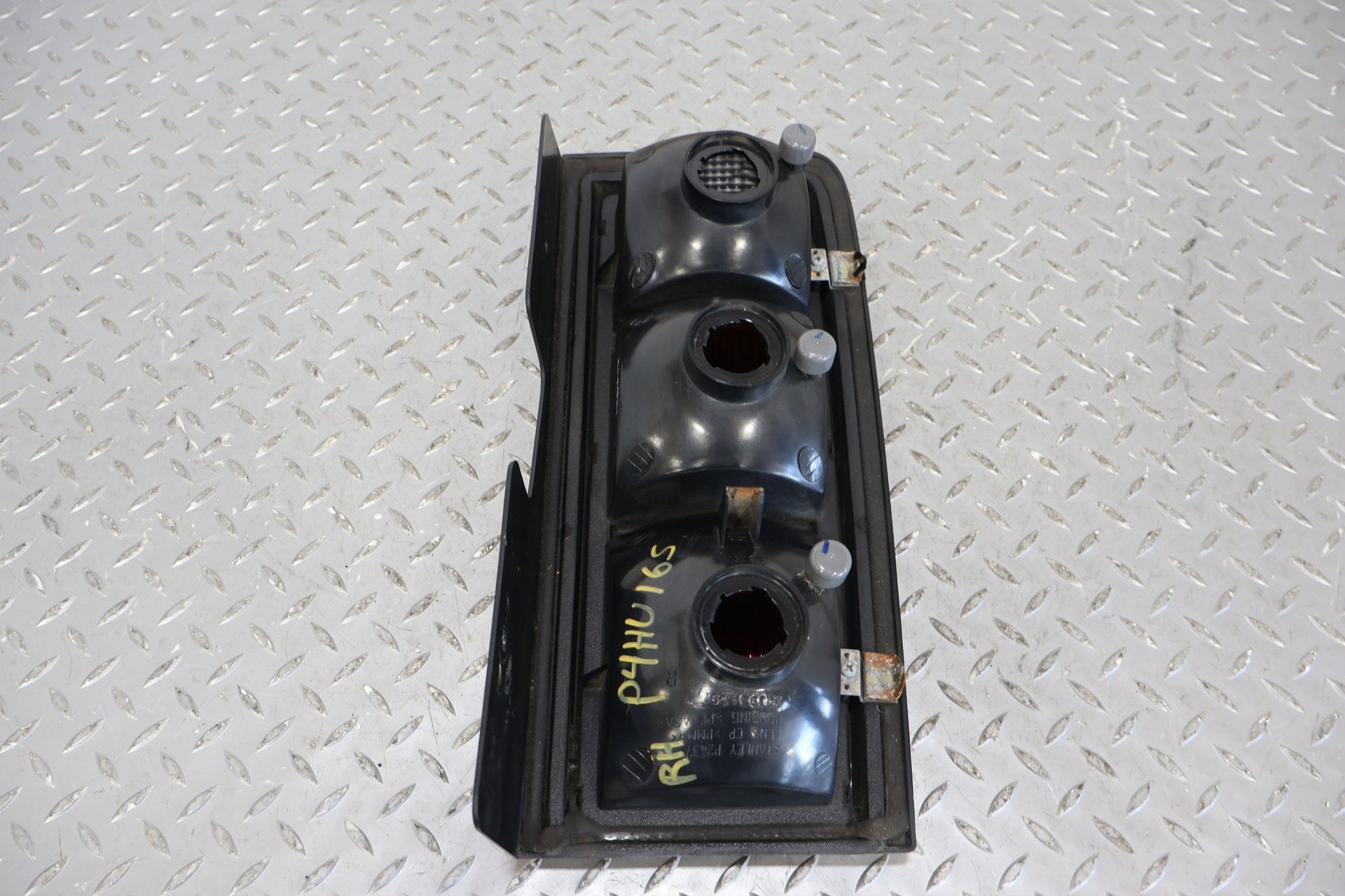 2003-2004 Hummer H2 Right Tail Light 15193459