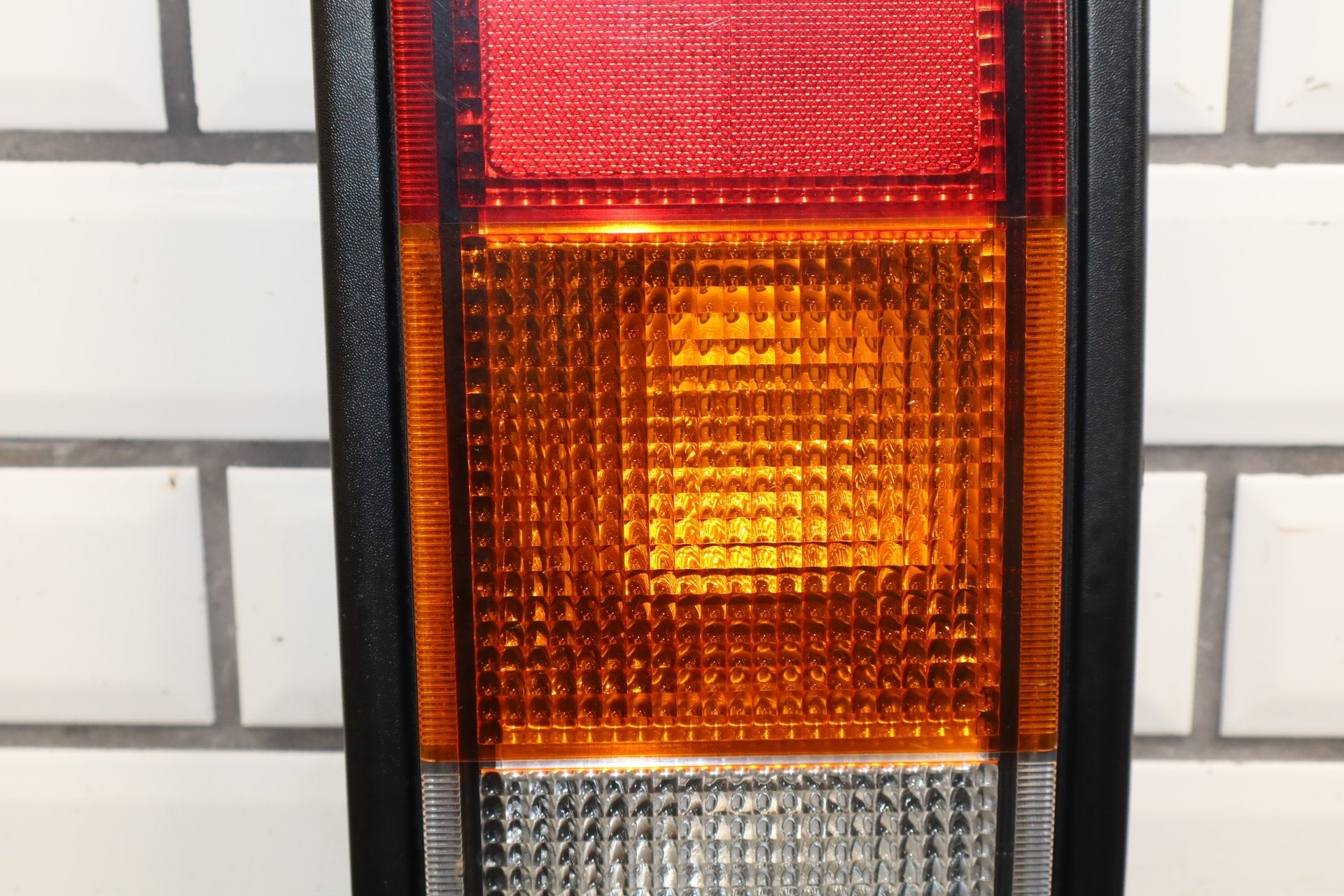 2003-2004 Hummer H2 Right Tail Light 15193459