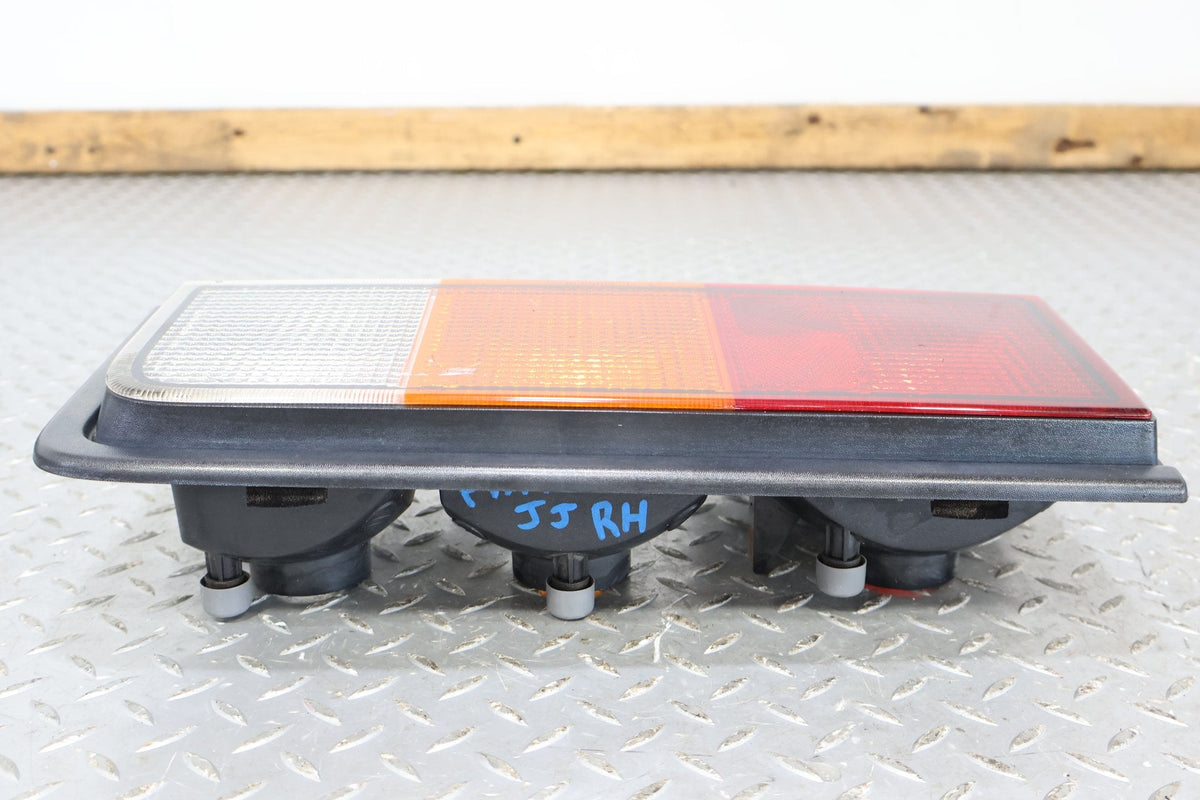 2003-2004 Hummer H2 Right Tail Light 15193459