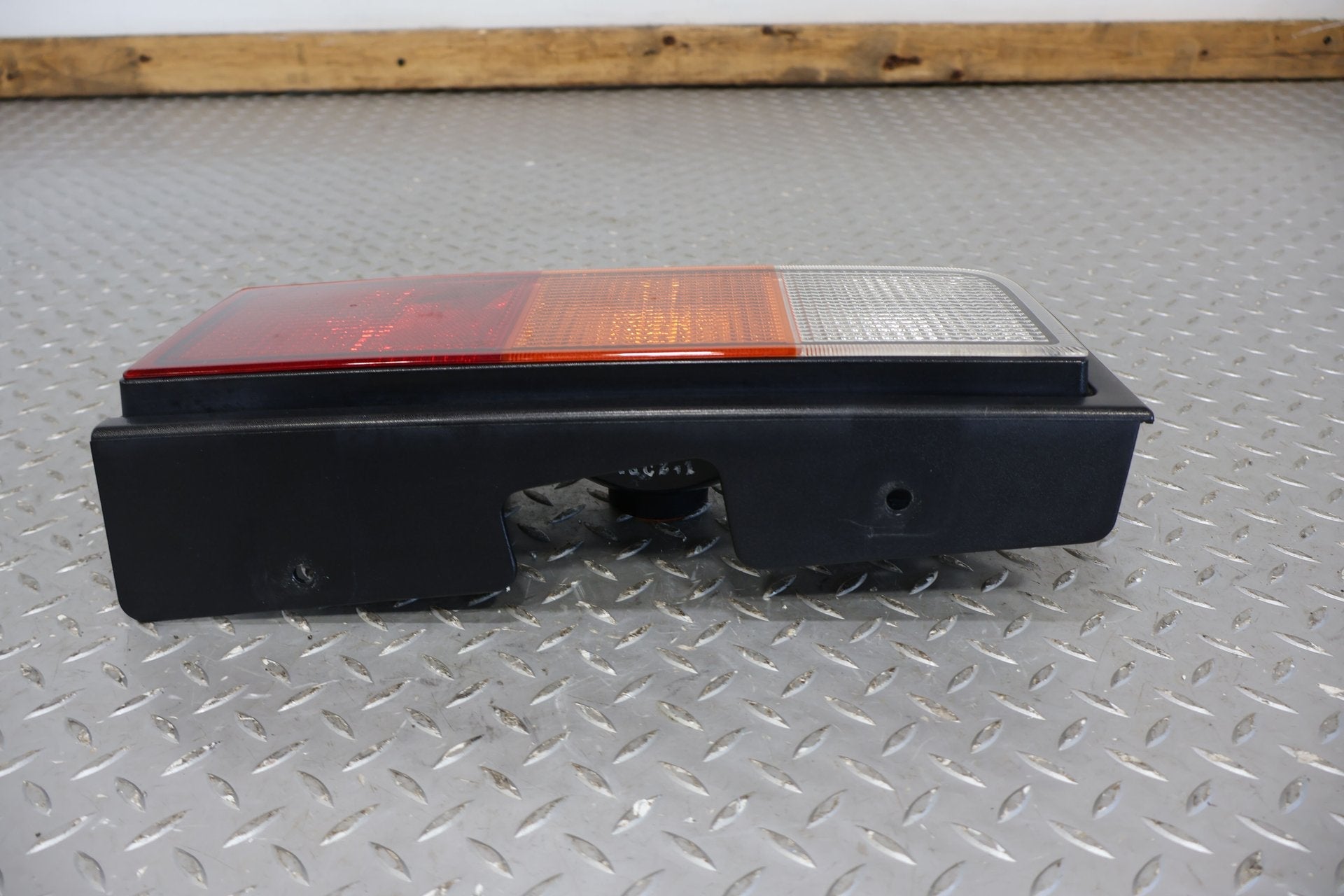 2003-2004 Hummer H2 Right Tail Light 15193459