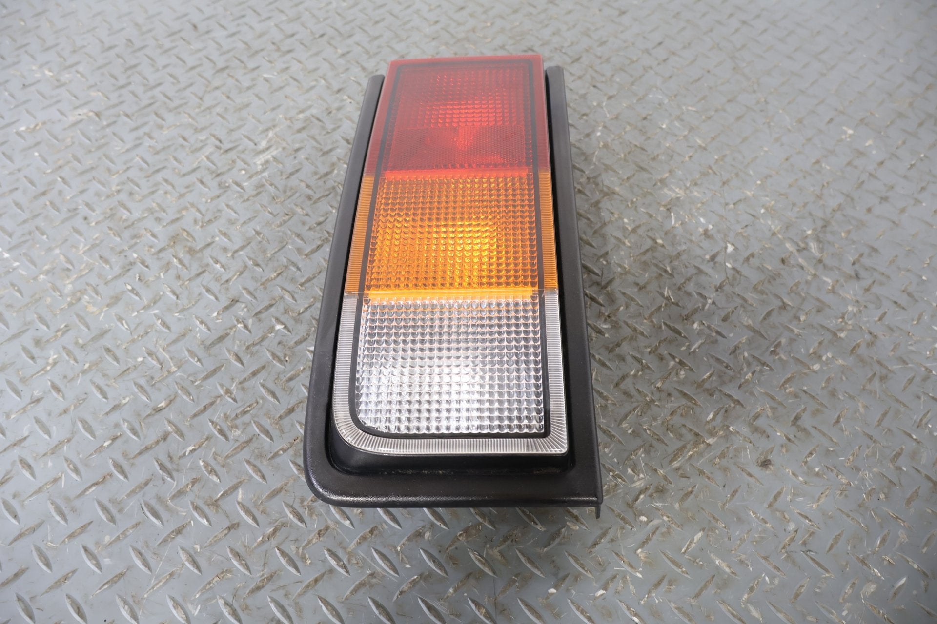 2003-2004 Hummer H2 Right Tail Light 15193459