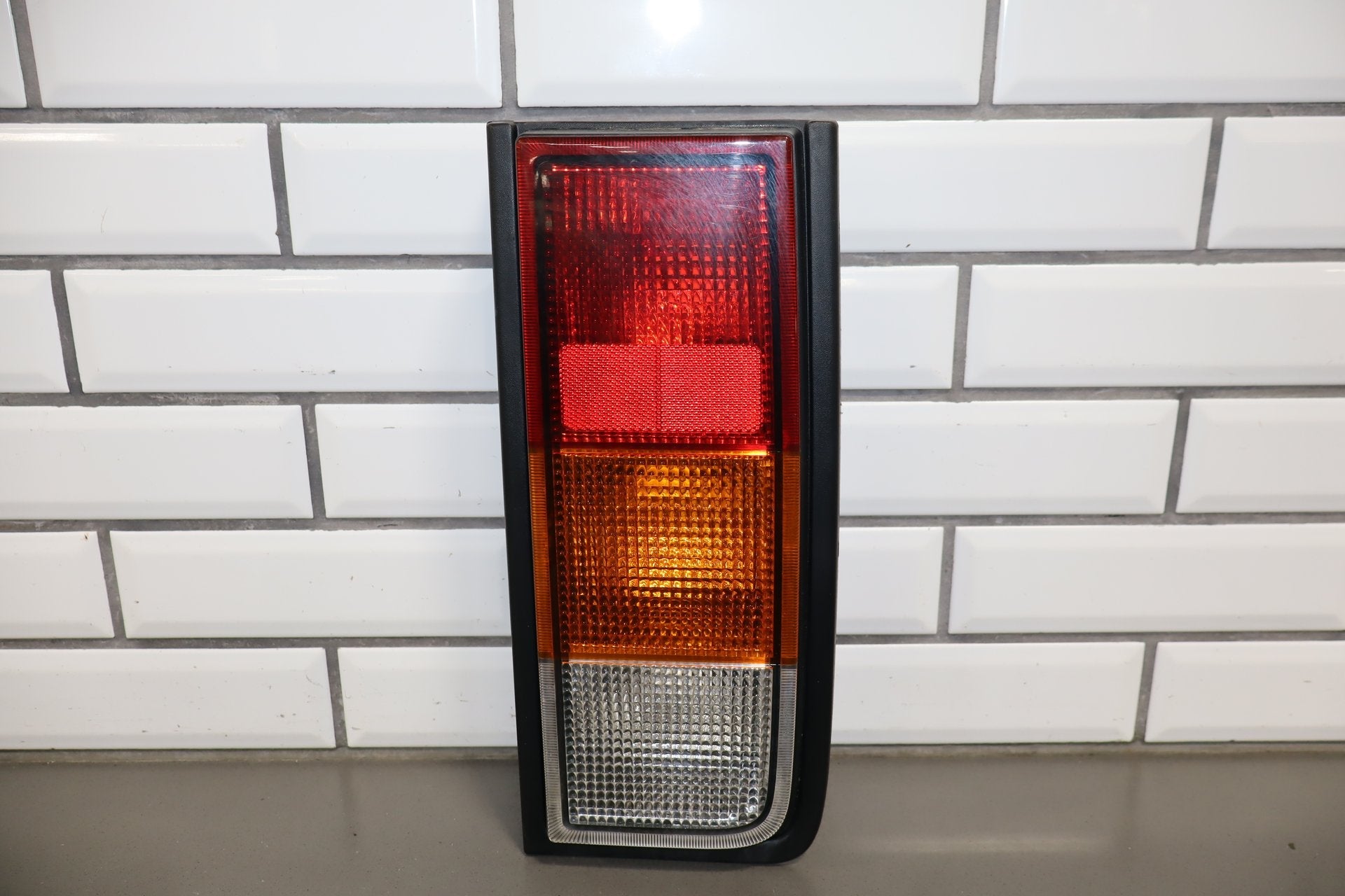 2003-2004 Hummer H2 Right Tail Light 15193459