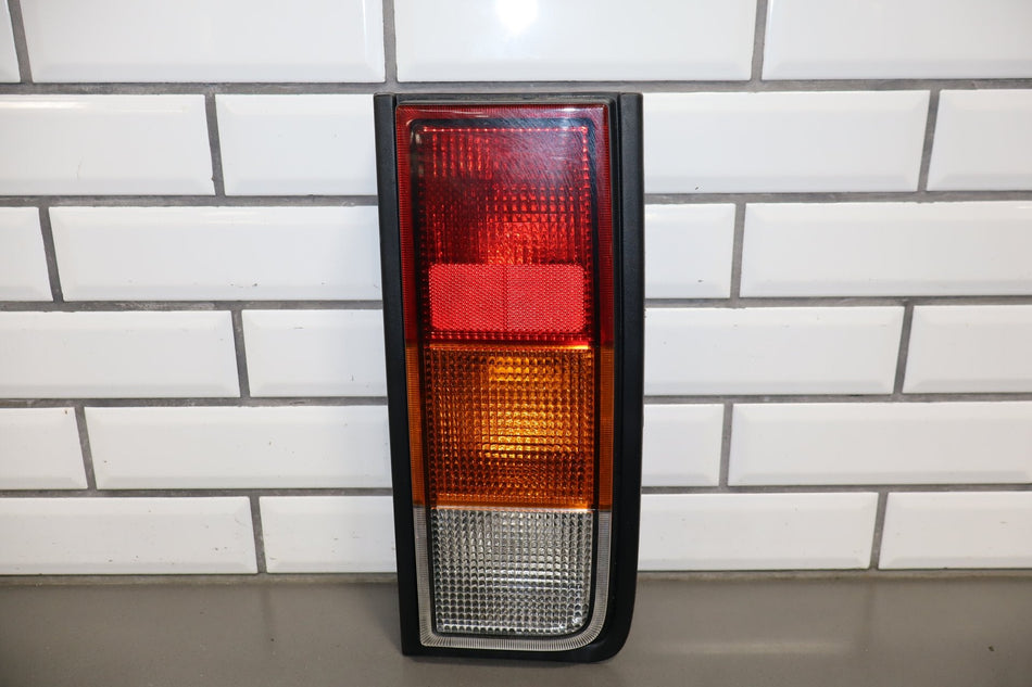 2003-2004 Hummer H2 Right Tail Light 15193459