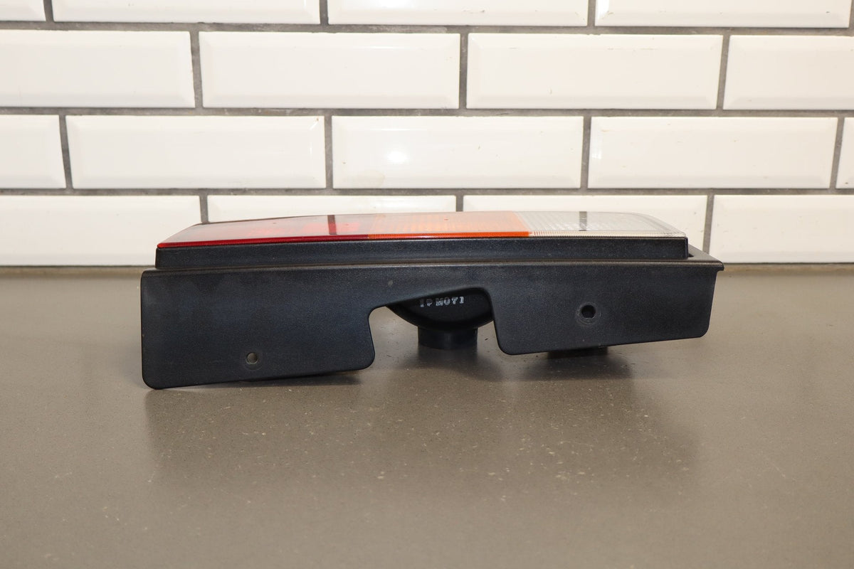 2003-2004 Hummer H2 Right Tail Light 15193459