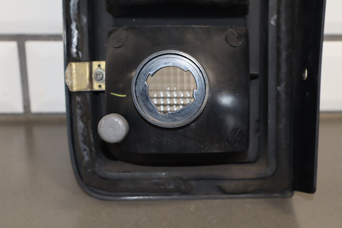 2003-2004 Hummer H2 Right Tail Light 15193459