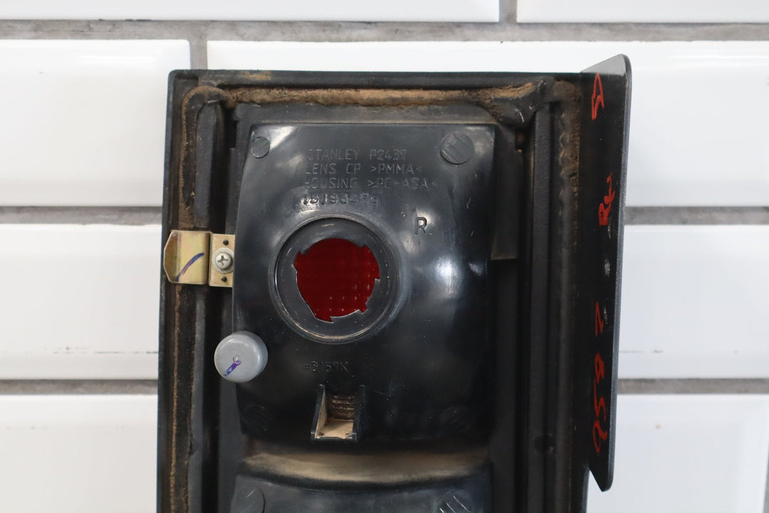 2003 - 2004 Hummer H2 Right Tail Light 15193459