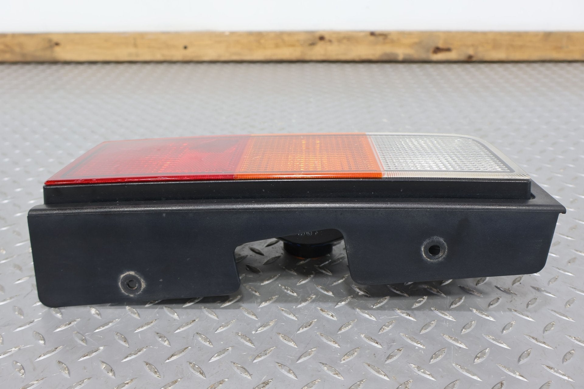 2003-2004 Hummer H2 Right Tail Light 15193459