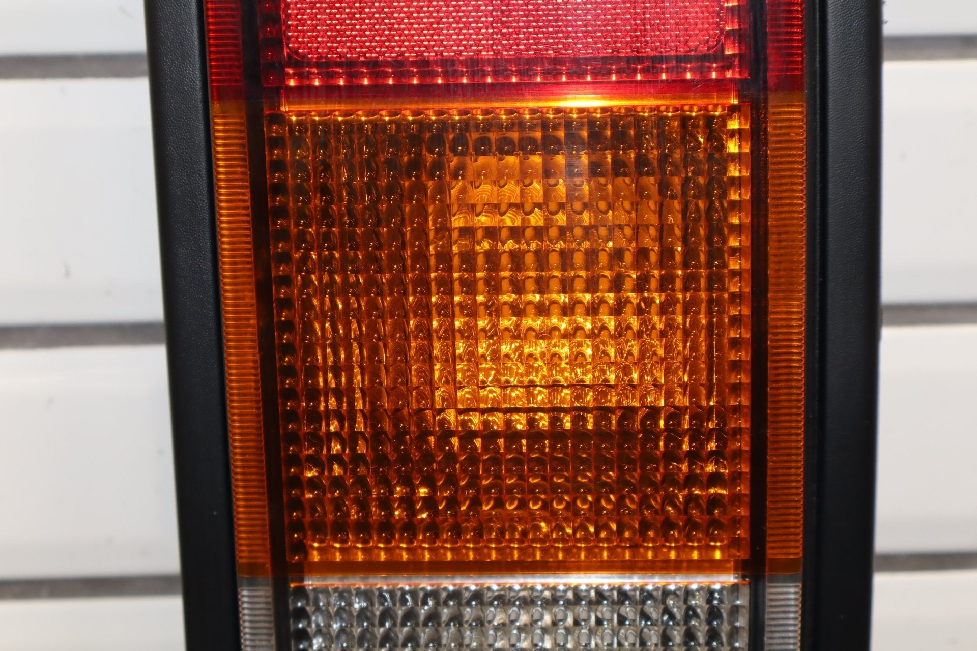 2003-2004 Hummer H2 Right Tail Light 15193459