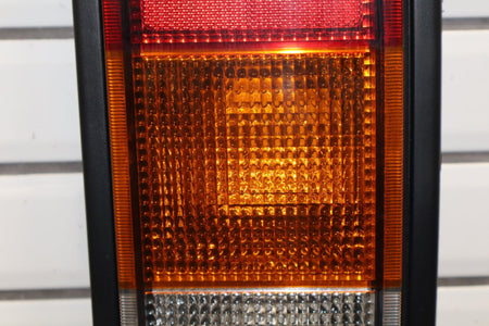 2003-2004 Hummer H2 Right Tail Light 15193459