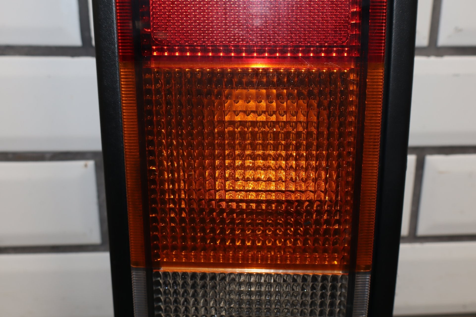 2003-2004 Hummer H2 Right Tail Light 15193459