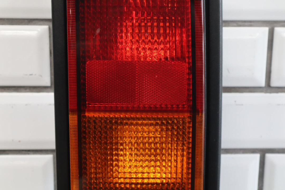 2003 - 2004 Hummer H2 Right Tail Light 15193459