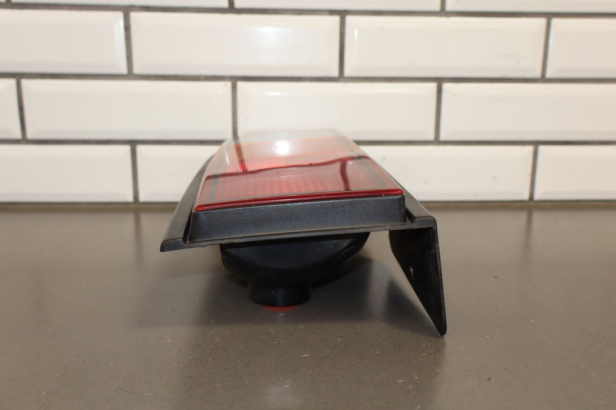2003-2004 Hummer H2 Right Tail Light 15193459
