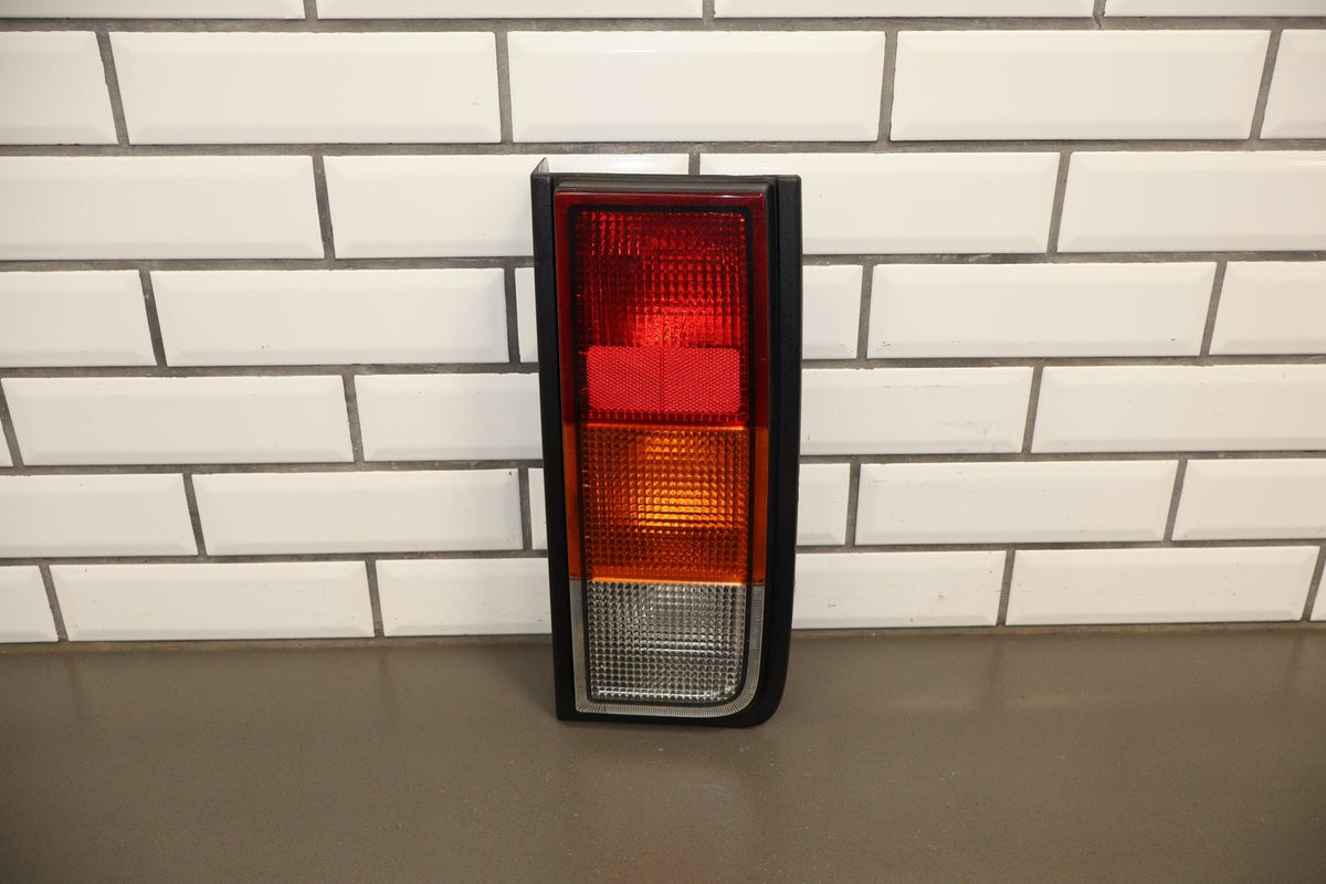 2003-2004 Hummer H2 Right Tail Light 15193459