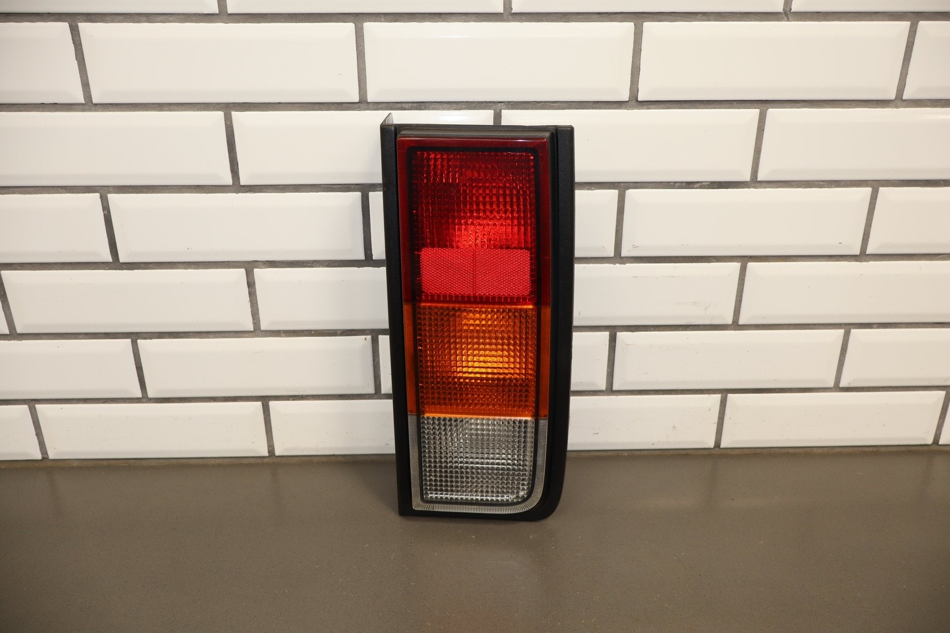 2003-2004 Hummer H2 Right Tail Light 15193459
