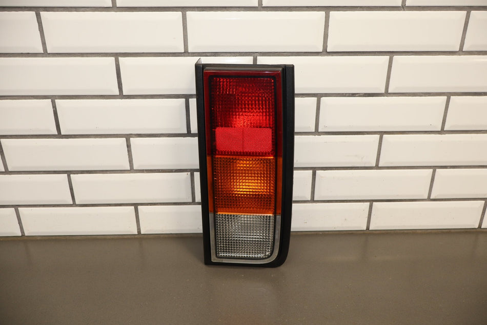 2003-2004 Hummer H2 Right Tail Light 15193459
