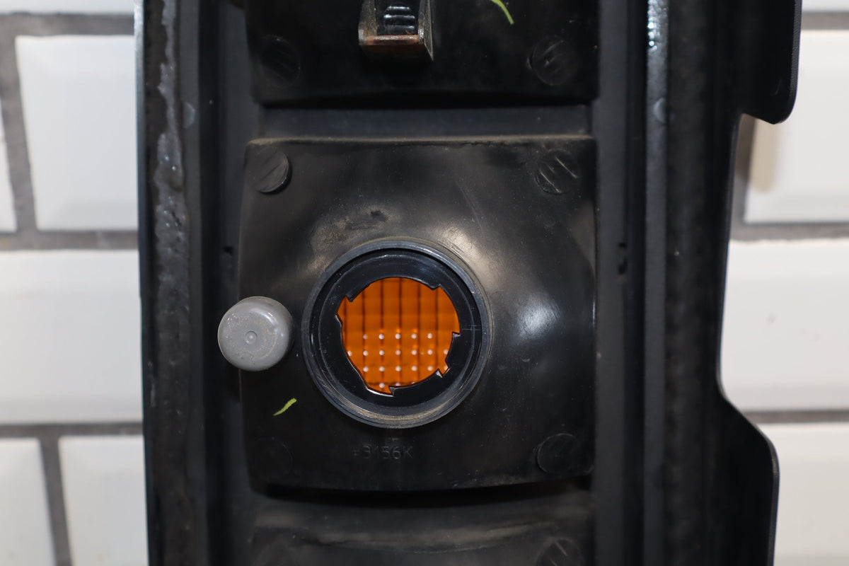 2003-2004 Hummer H2 Right Tail Light 15193459